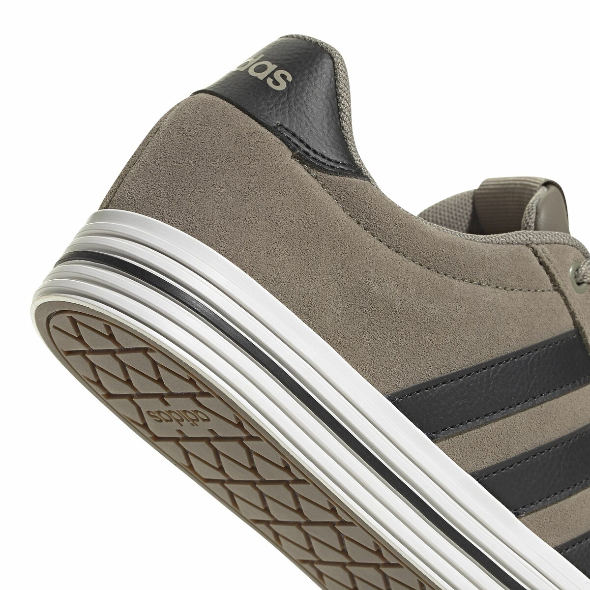 ADIDAS ROUPAS ESPORTIVAS<br>Tênis Diários 4.0