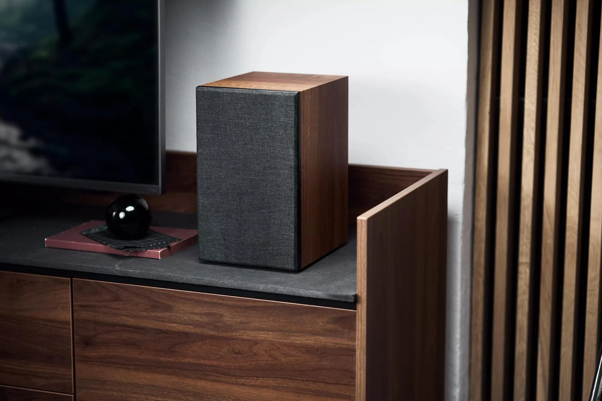 Argon Audio Forus 5 Noyer (la paire) Enceintes bibliothèque