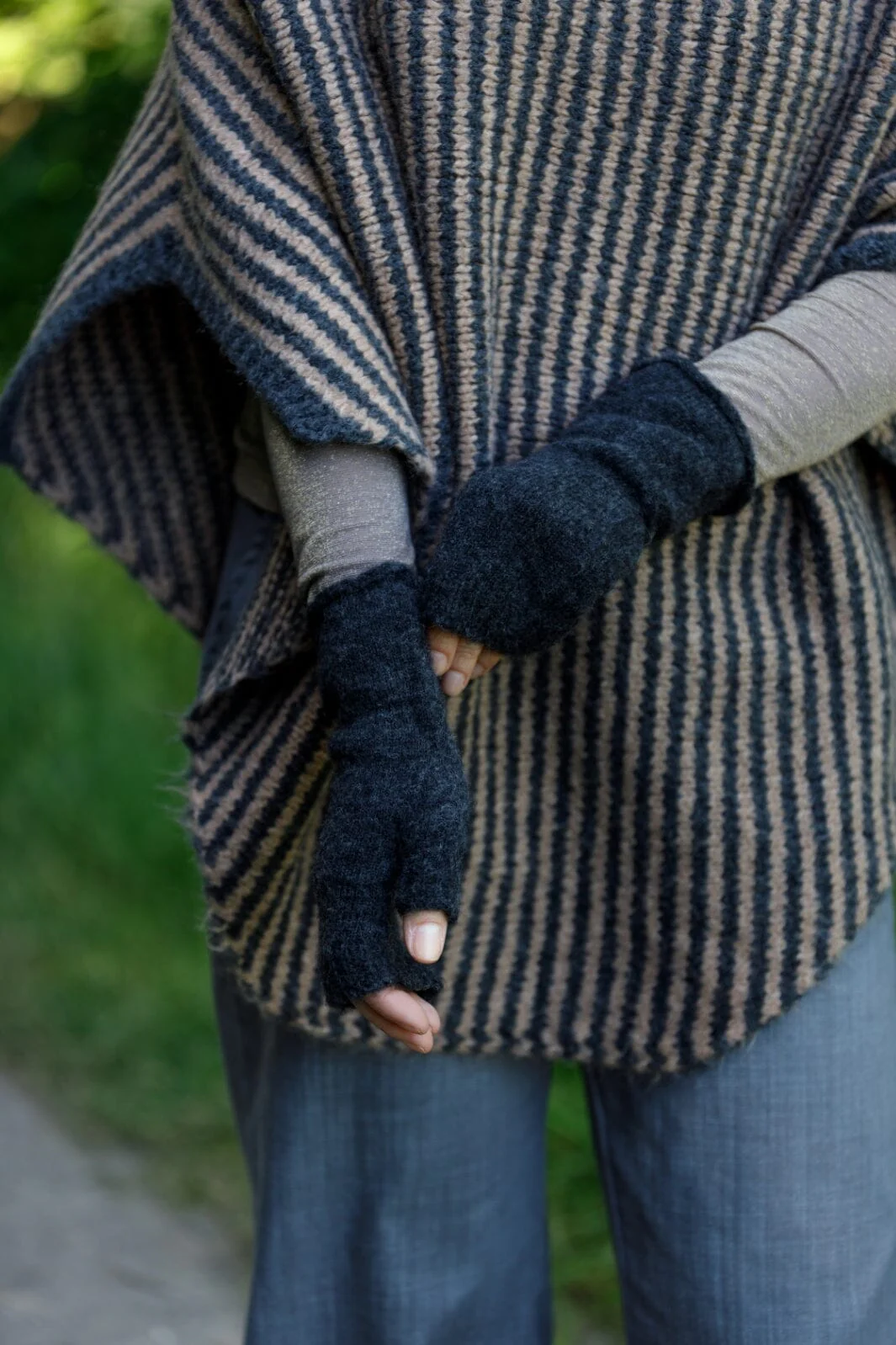 Black Colour Bcdell Short Handwarmers dk grey melange