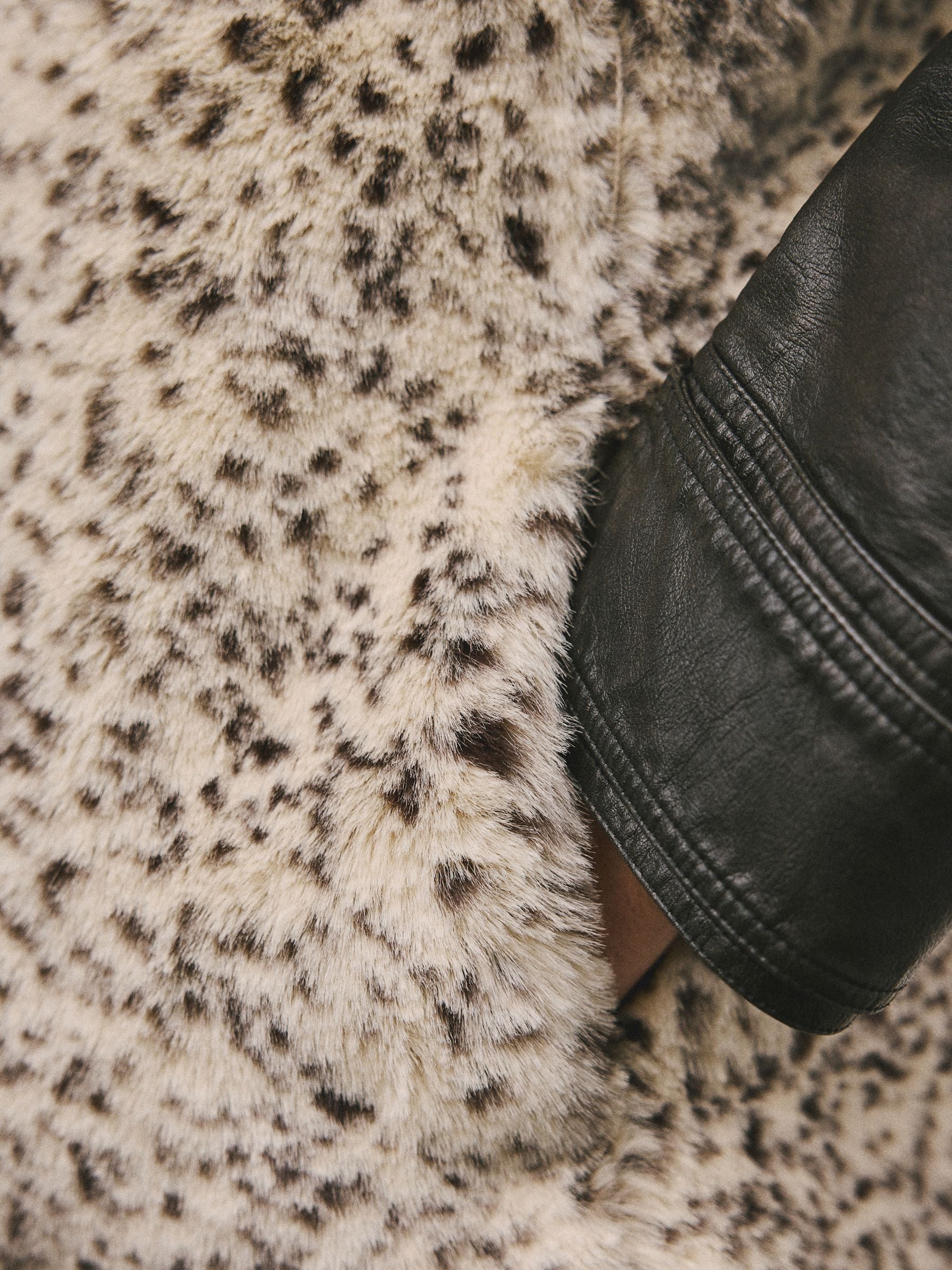 Dierenprint - Gilet van imitatiebont