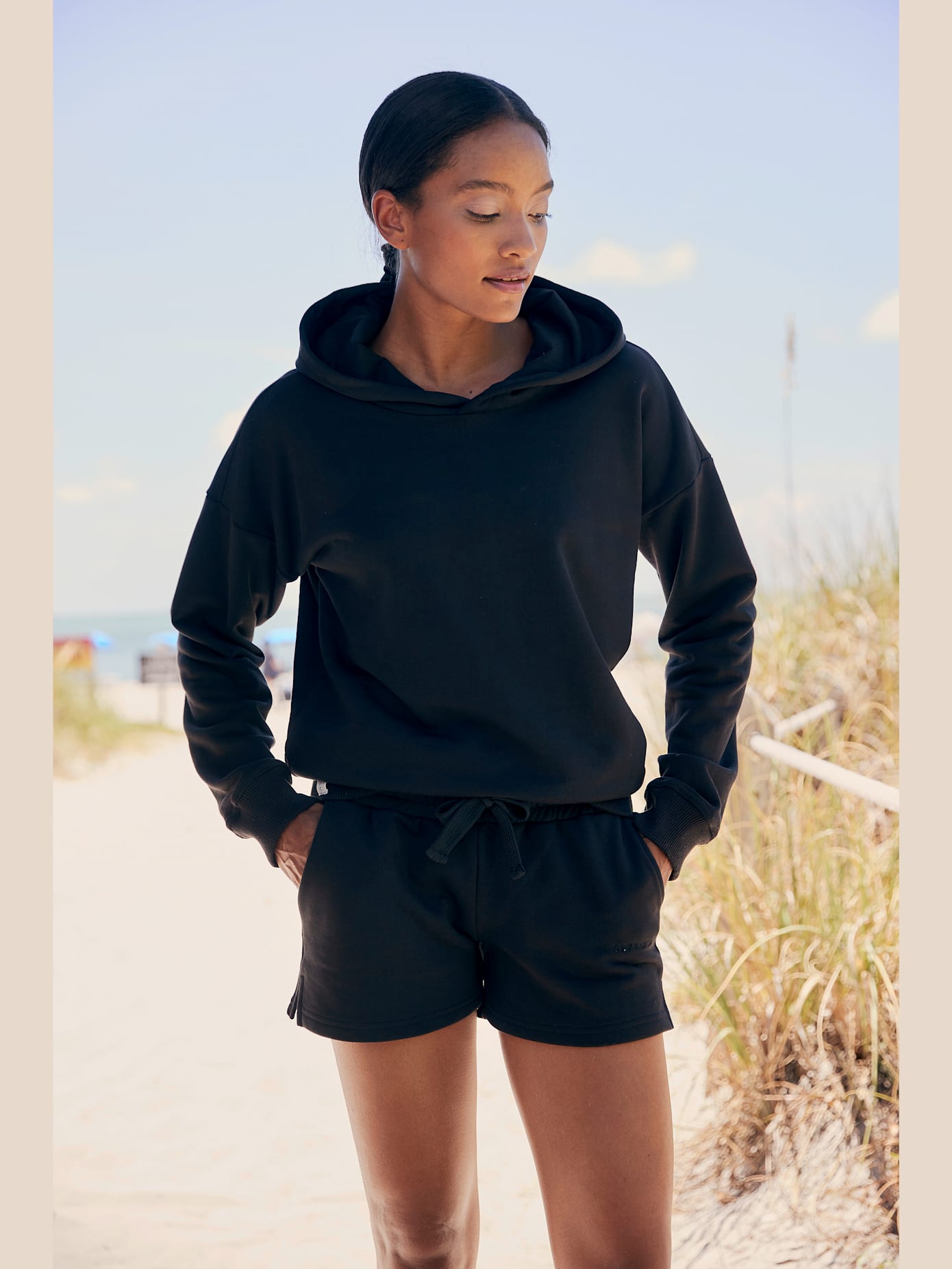 Short en matière sweat short d'intérieur avec logo brodé