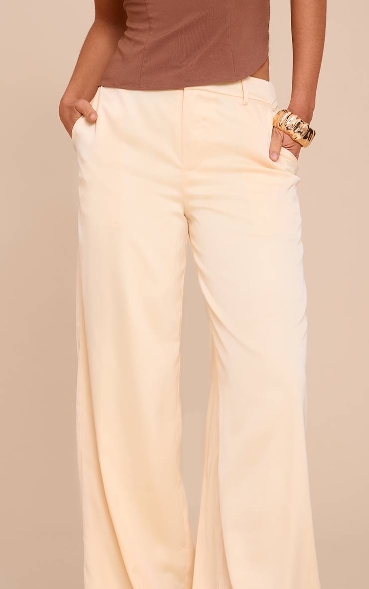 Pale Yellow Pantalon Large En Satin À Détails Ajustés