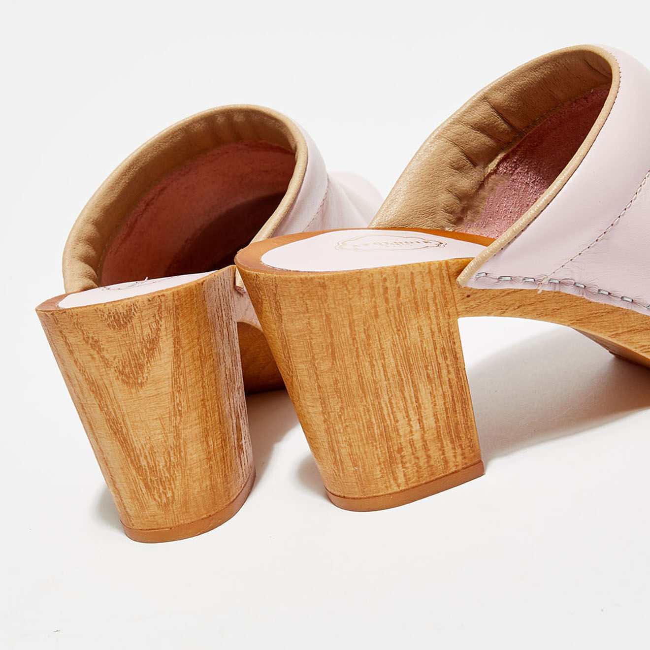 Apologie Studio Sabots en Cuir Chloé rose pâle - Talon 8 cm