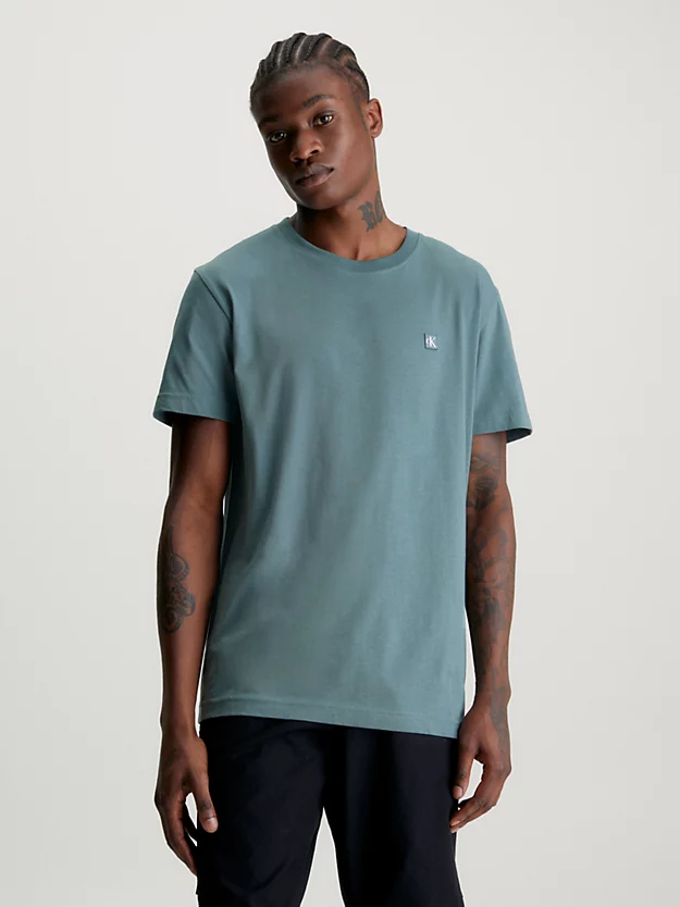 Camiseta com monograma