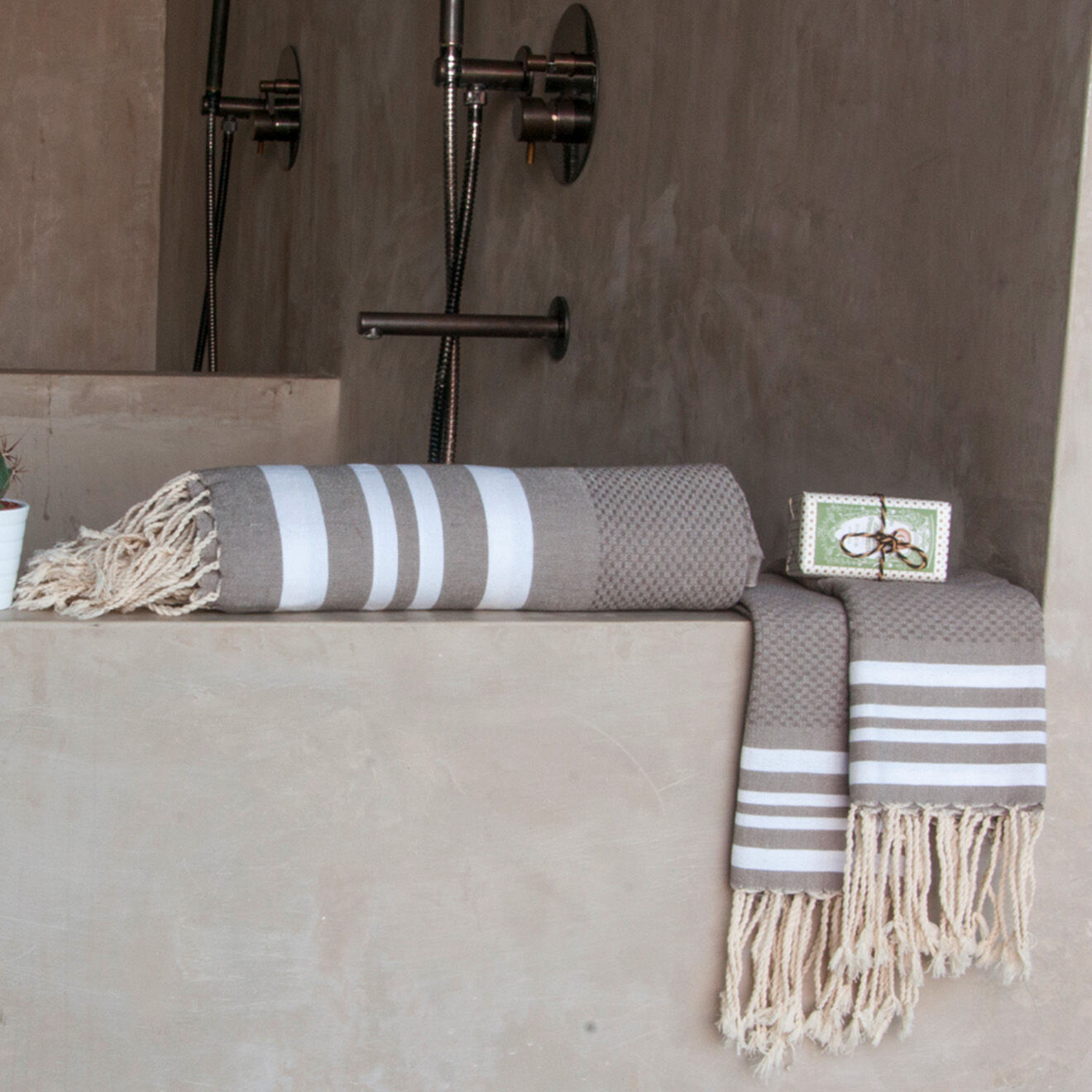 Febronie Set de salle de bain Hamptons taupe clair/blanc - 3 pièces