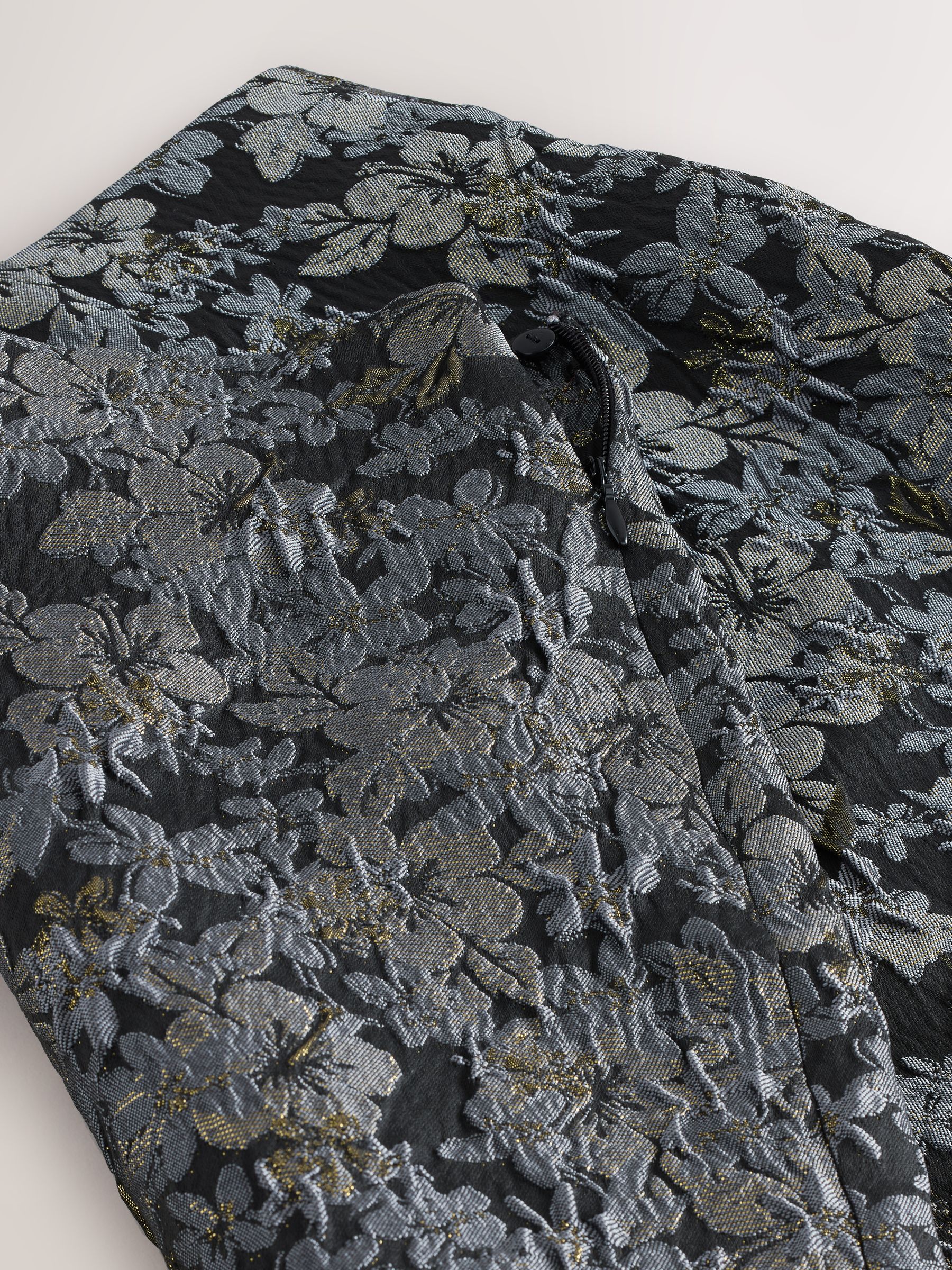 Zilver - Jacquard Floral Print Mini Skirt