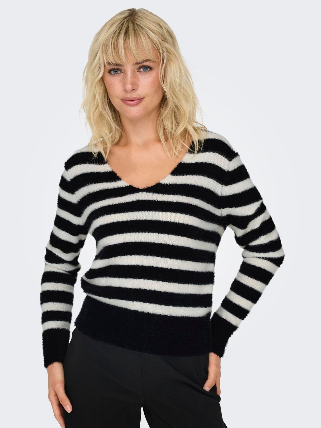 ONLELLA Strickpullover Black