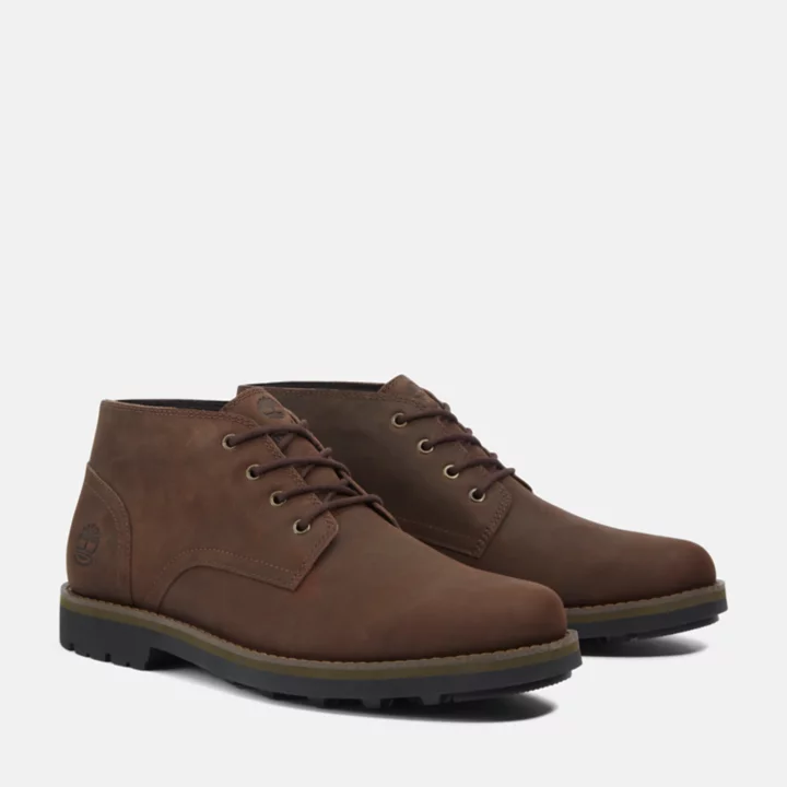 Bota Chukka impermeável Alden Brook para homem, na cor marrom.