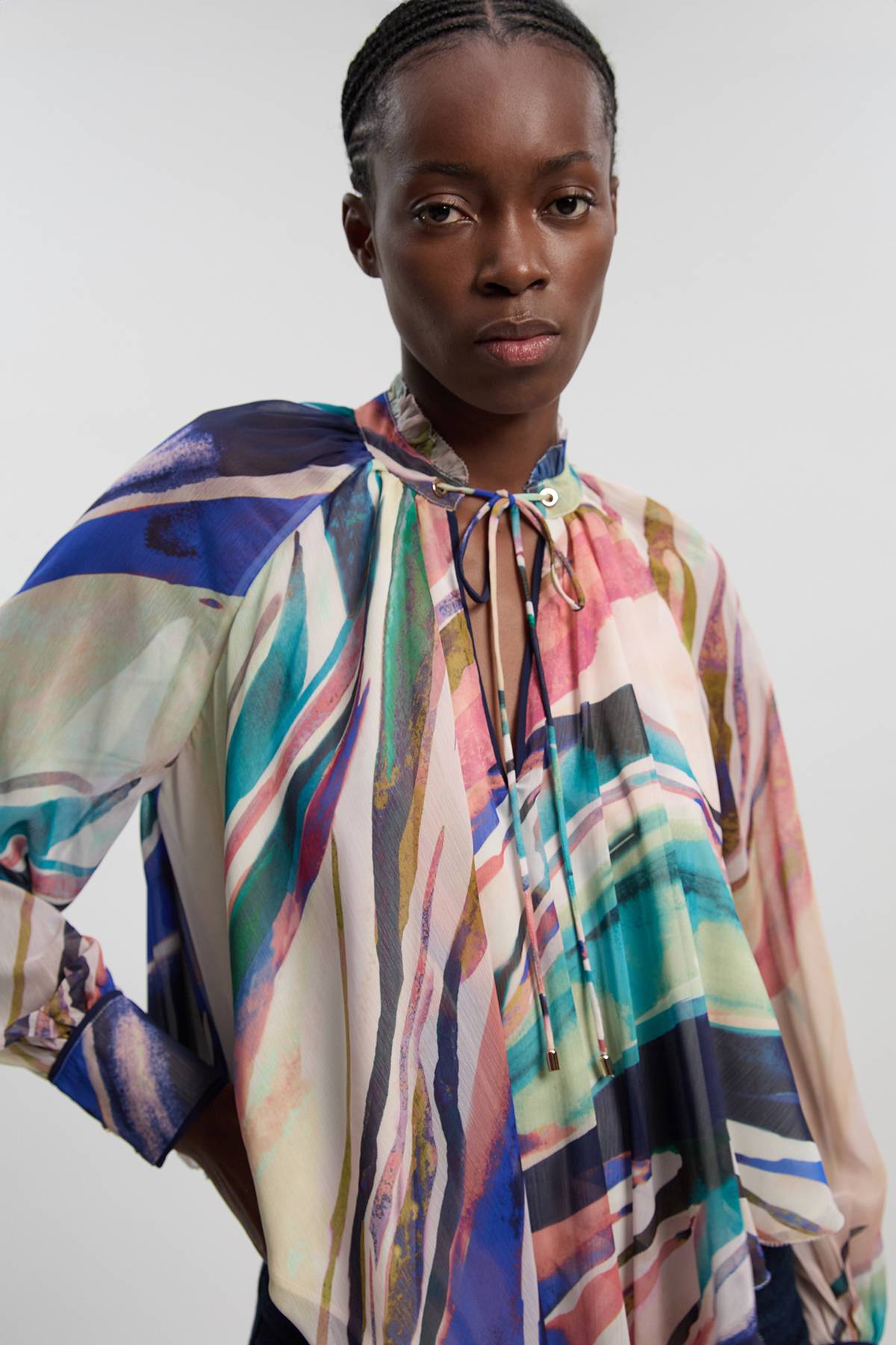 KarenMillen Blouse Cape En Mousseline De Soie Froissée À Imprimé Marbré