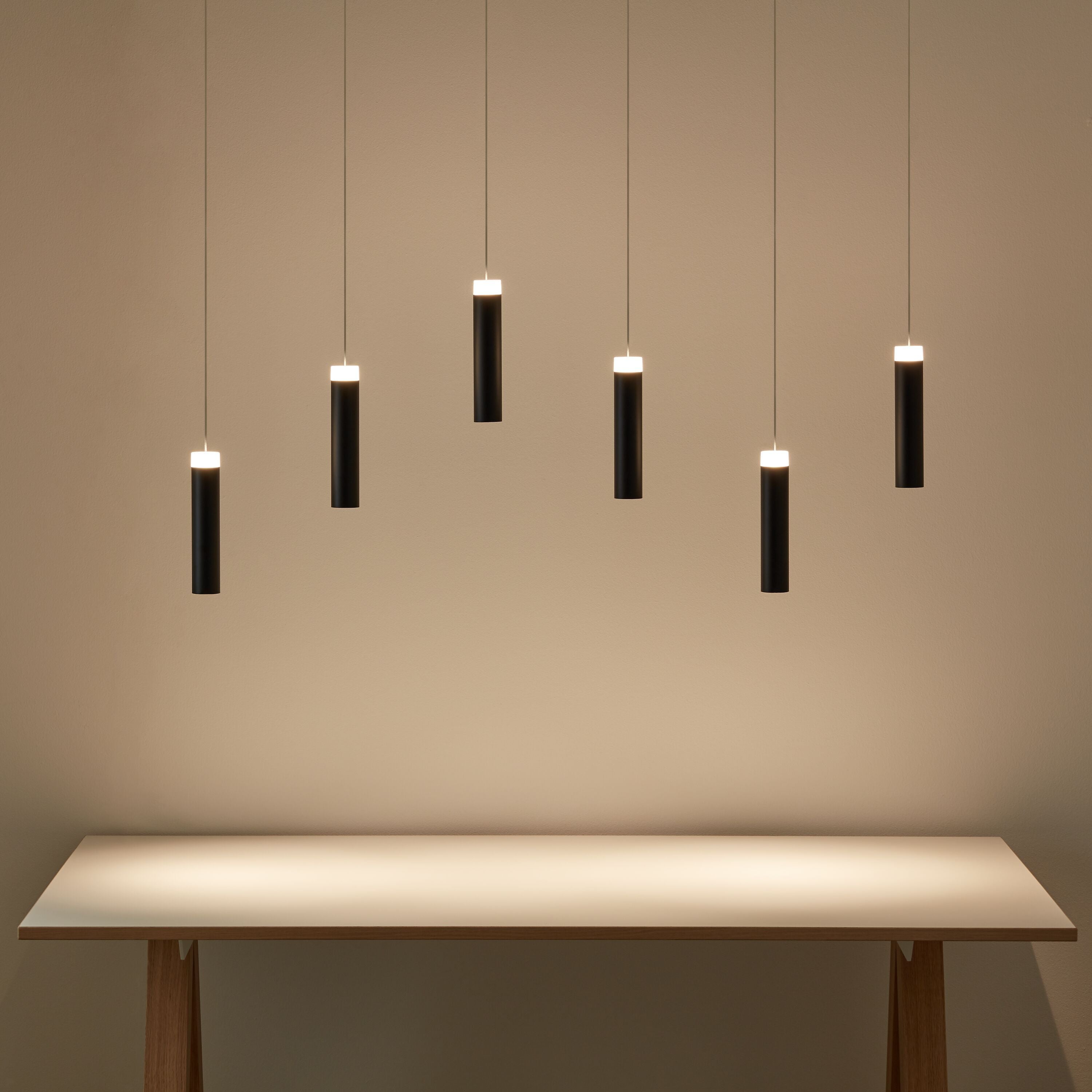 SORIA Hängeleuchte - Schwarz / B: 108.0 cm x T: 4.0 cm x H: 150.0 cm