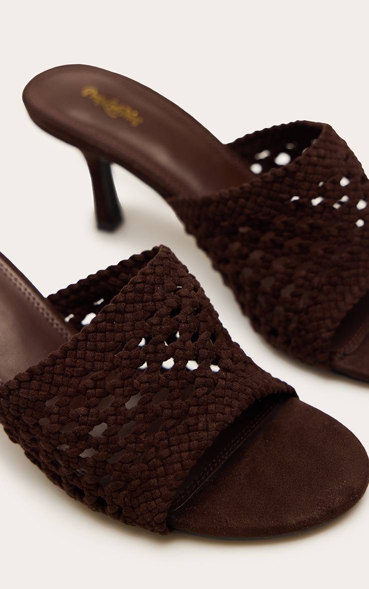 Chocolat Mules À Talon Moyen En Synthétique Tressée