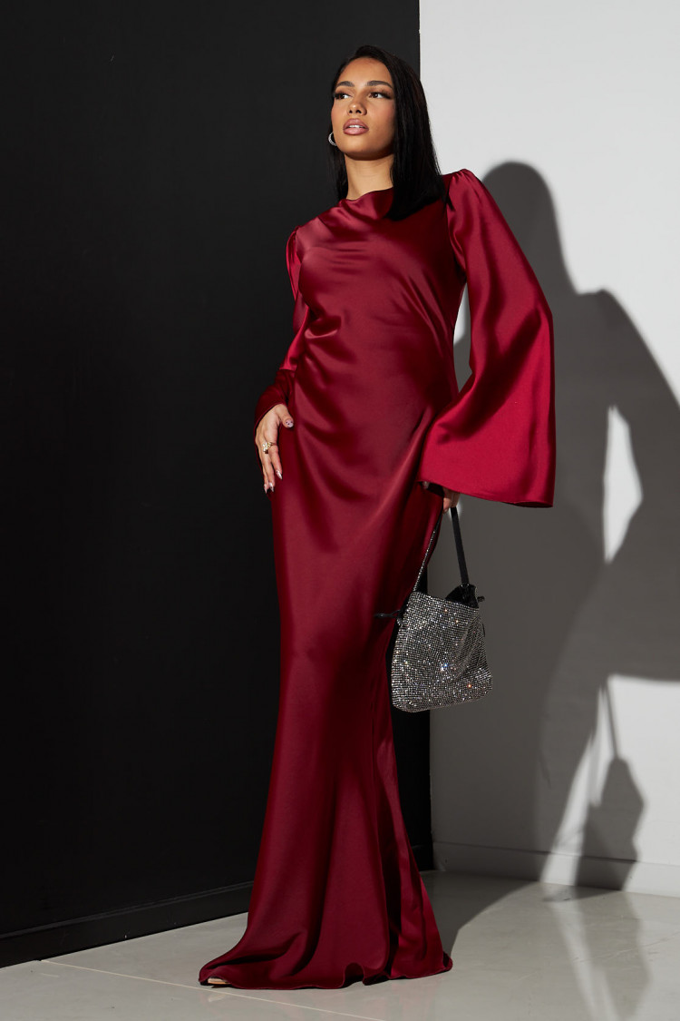 Robe longue satinée bordeaux