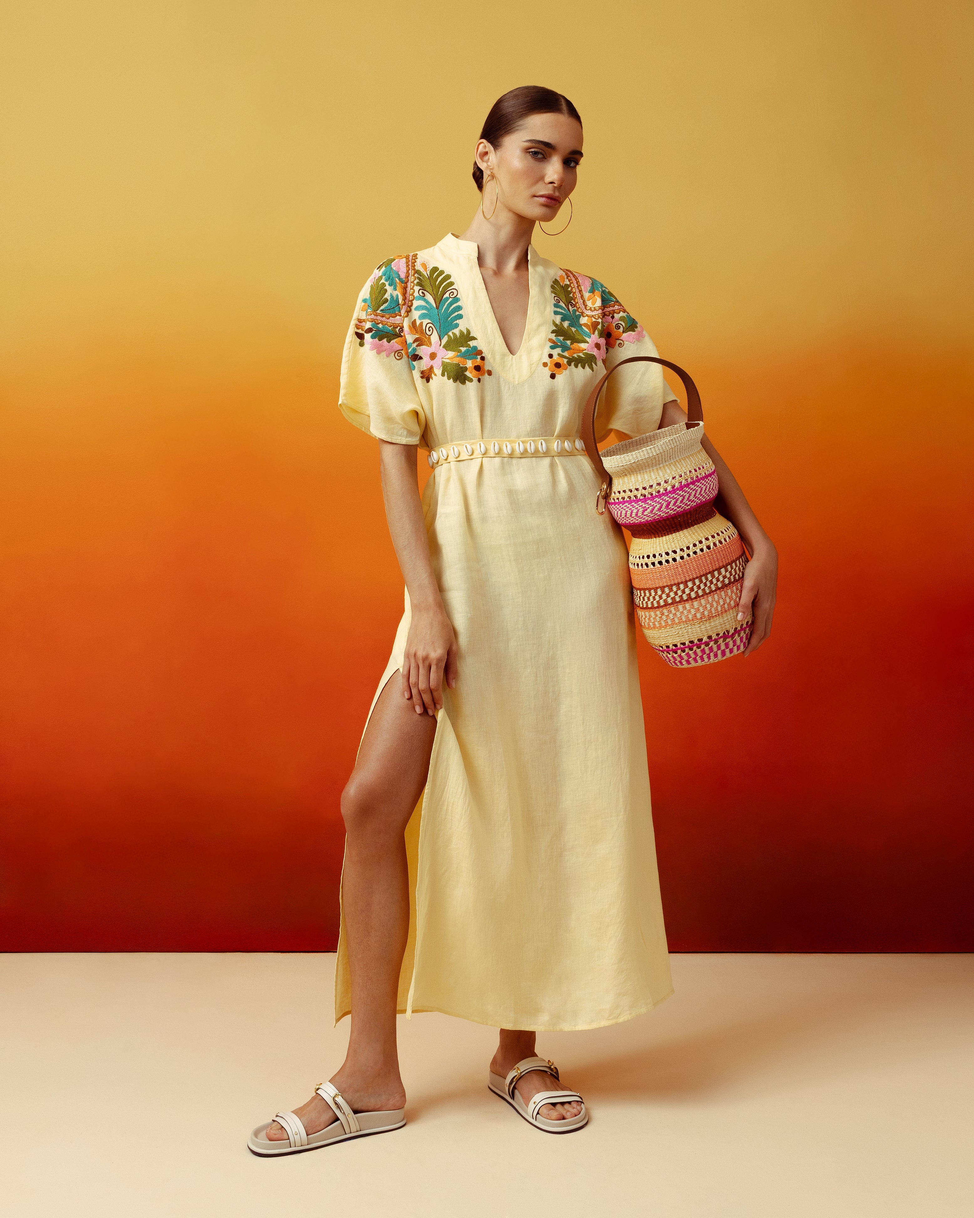 Kaftan brodé à la main