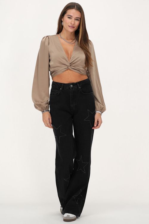Beige satijnen top met knoop