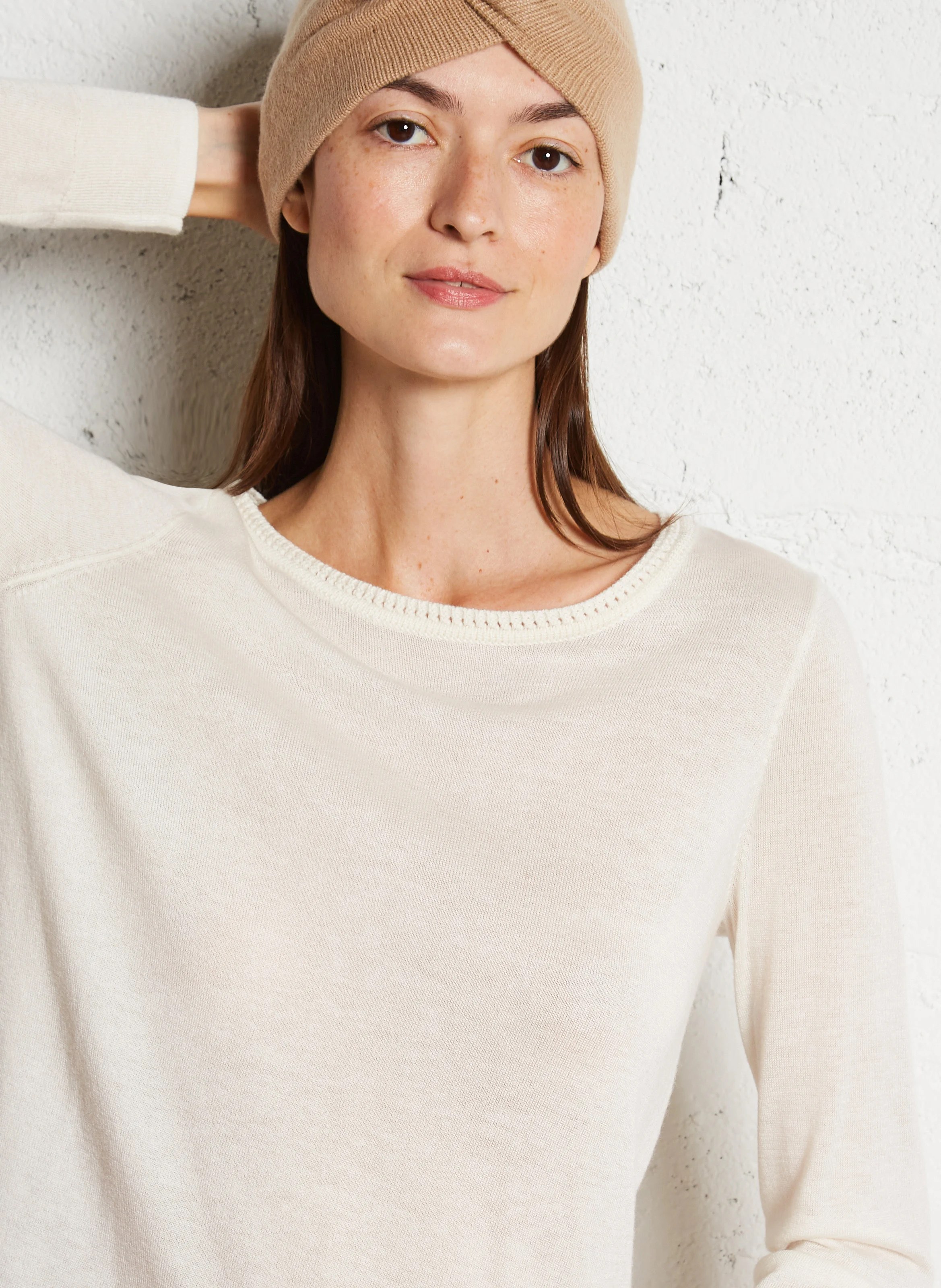 MARIE - Pull col rond droit en maille | Beige