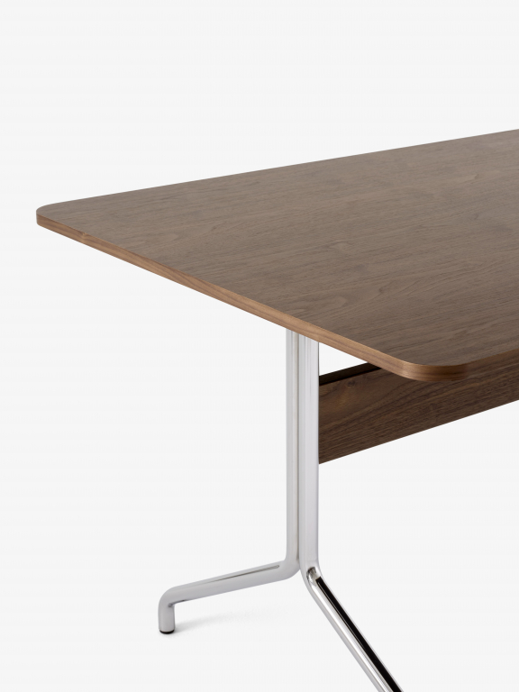 &tradition Pavilion AV19 tafel 200x90 chrome onderstel, walnoot eiken
