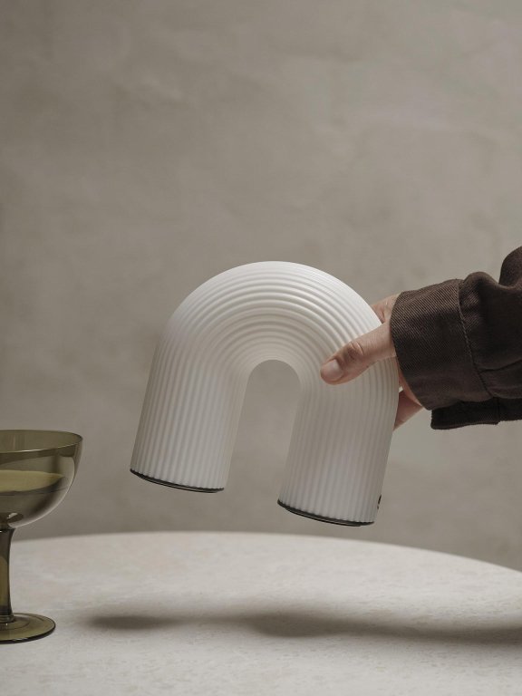 Ferm Living Vuelta tafellamp LED oplaadbaar wit