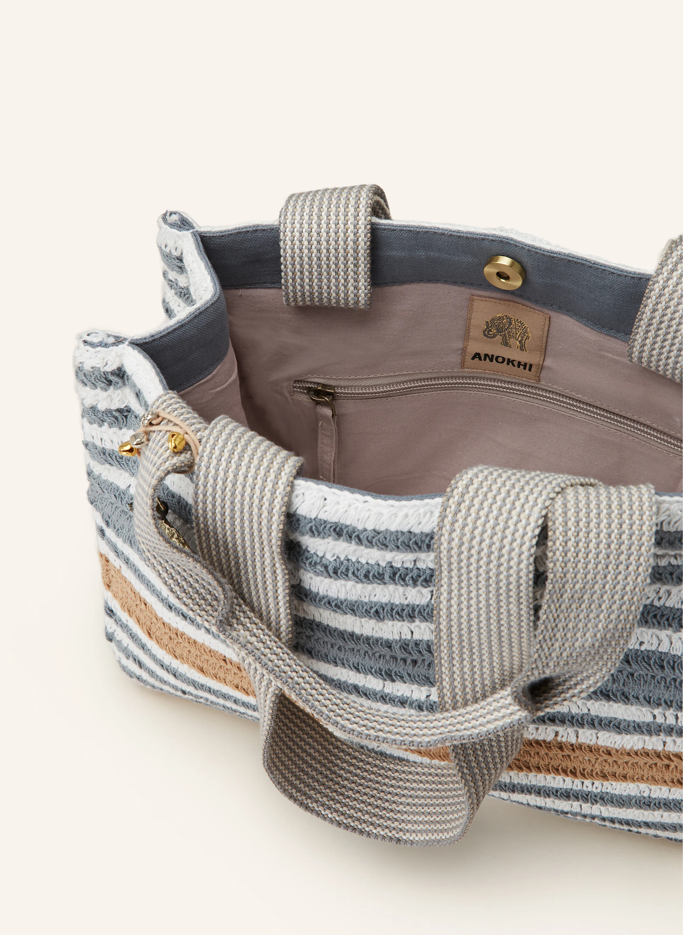 ANOKHI Shopper