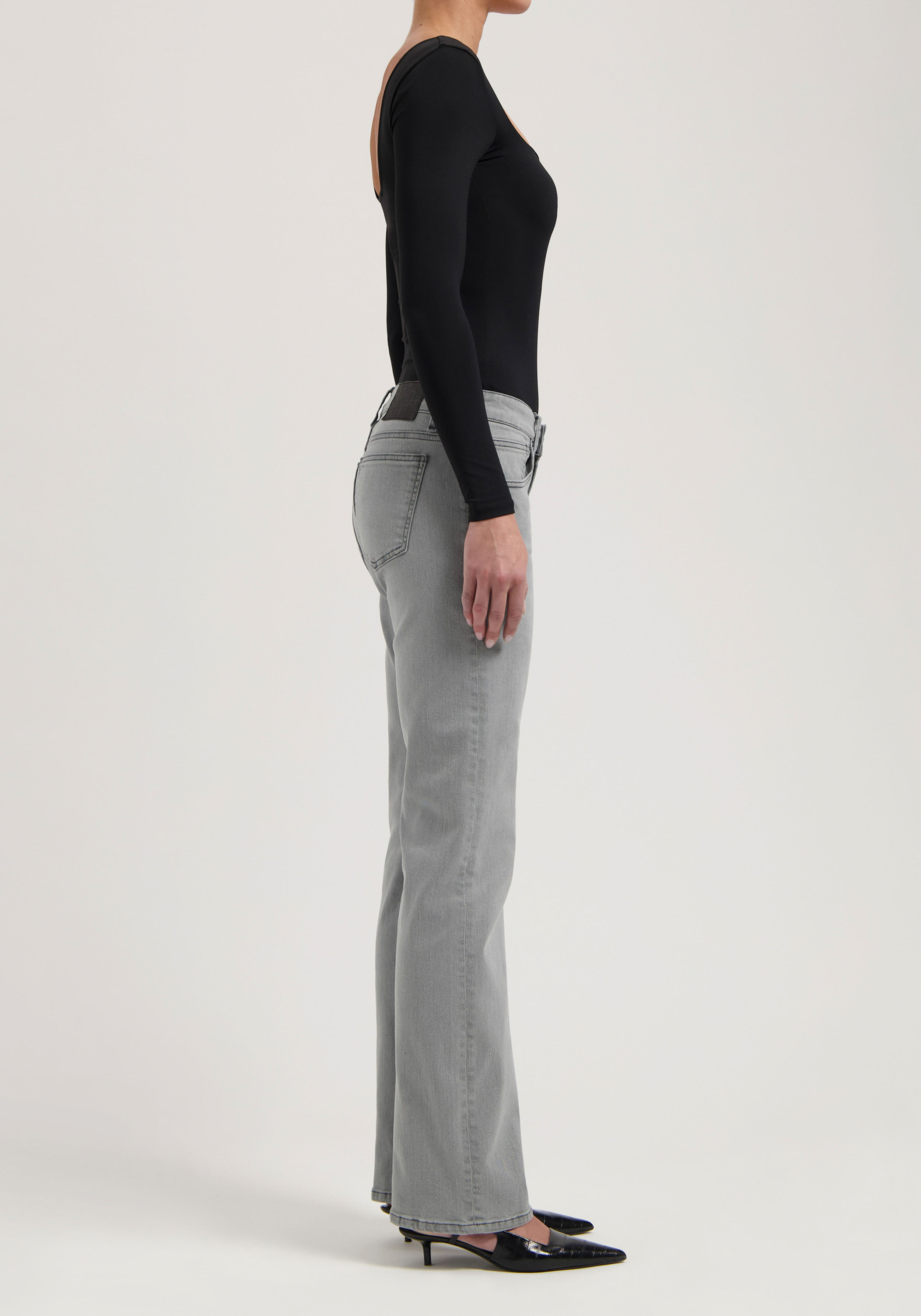 Mud Jeans Damenjeans Carry Mid Straight Light Grey