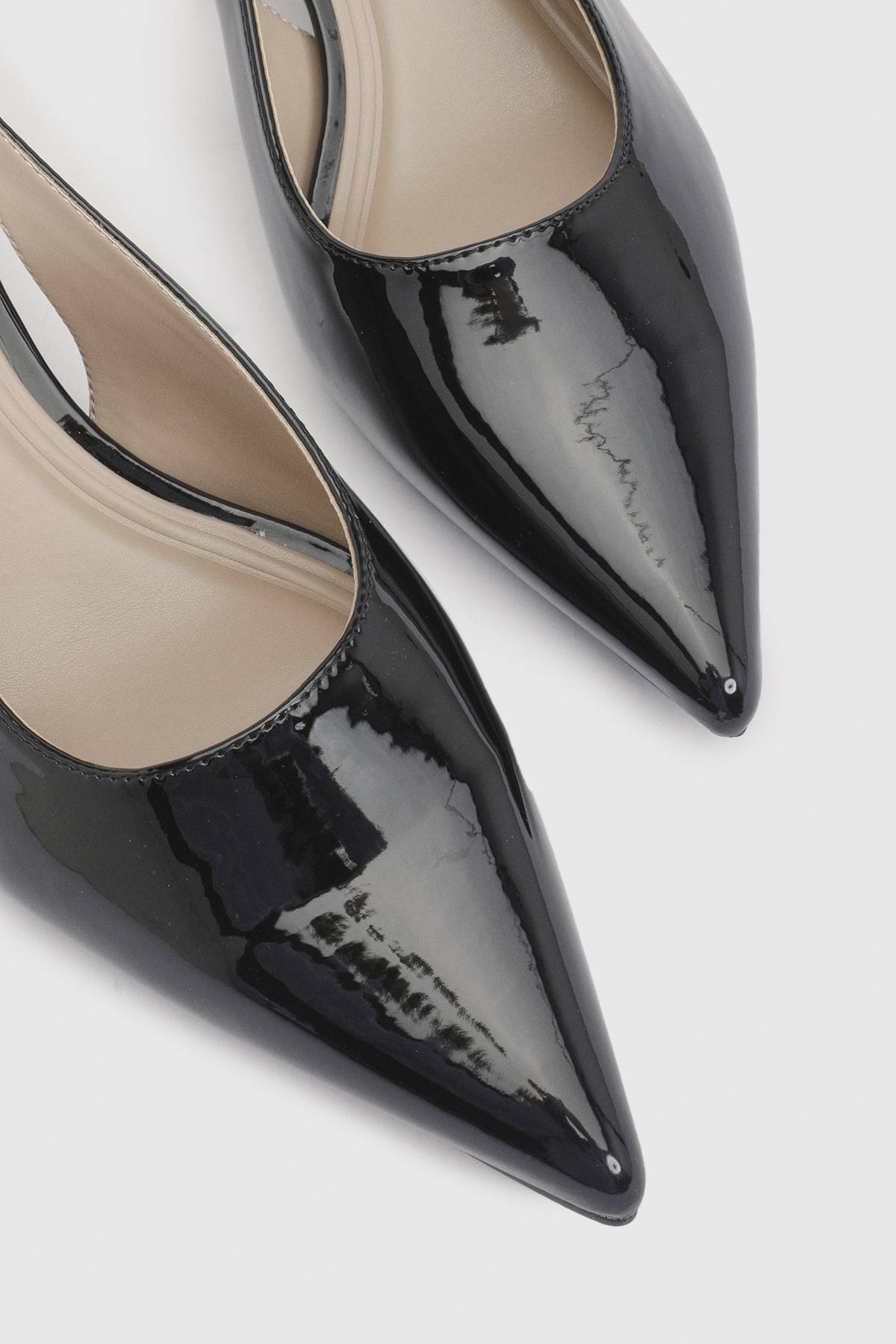 Oasis Escarpins À Bride Arrière Jess En Synthétiquecuir Verni À Petit Talon