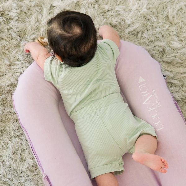 DockATot Deluxe  Babynestje Lovely Lilac Chambray