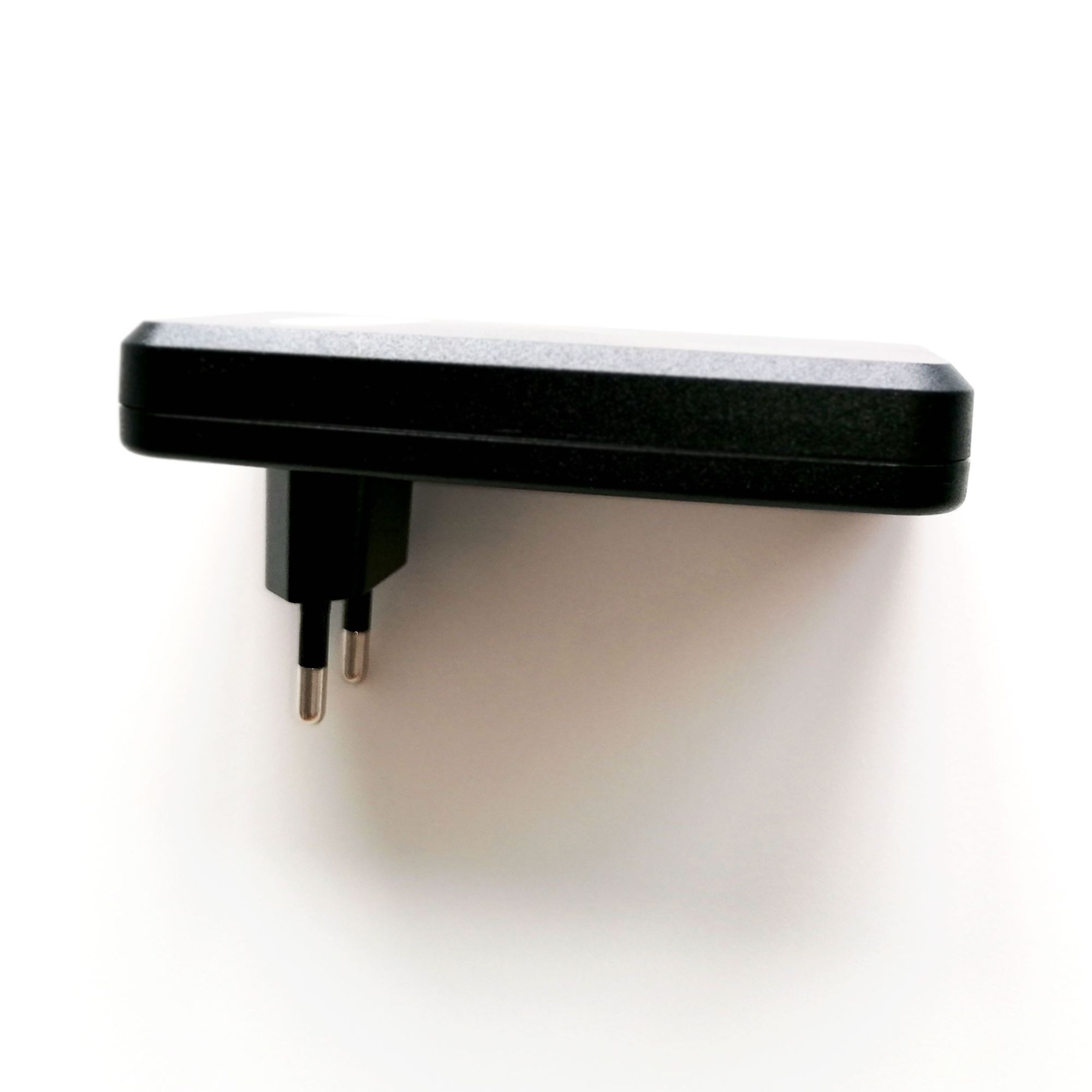 kalb | 12VDC QI Unterbau und Einbau Ladegerät grau Ladedistanz 3 - 18 mm Smart Wireless