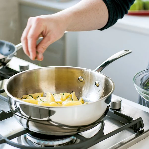 Sauteuse inox avec couvercle 24 cm Belvia Beka