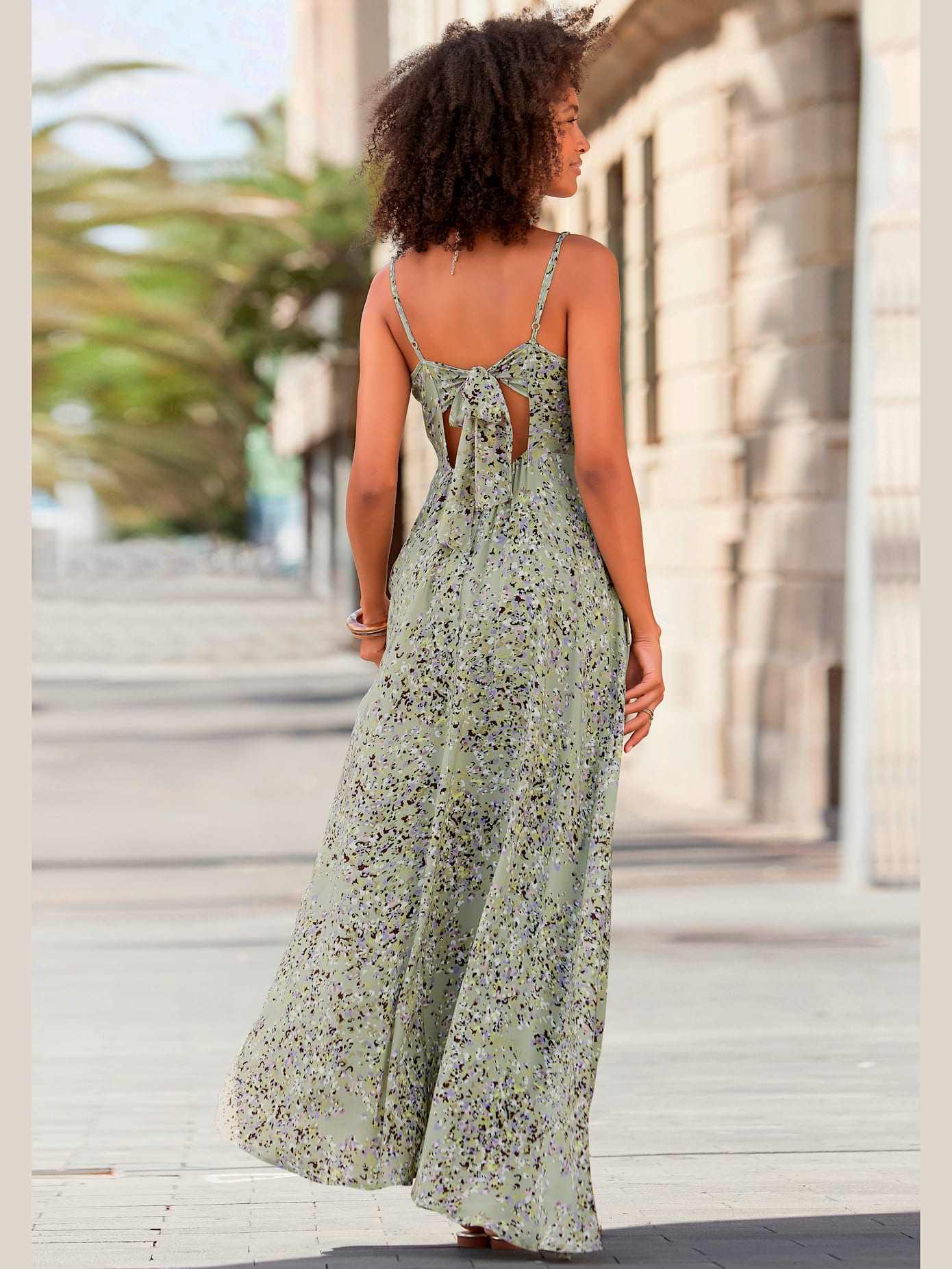 Robe longue belle encolure en v