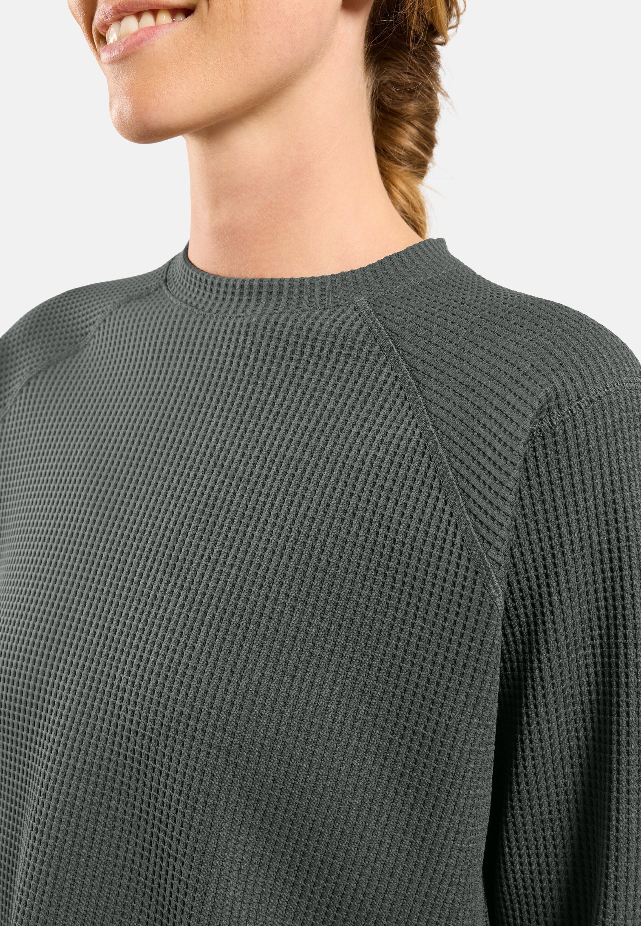 Cubic Multisport Mid Layer mit Rundhalsausschnitt in urban chic