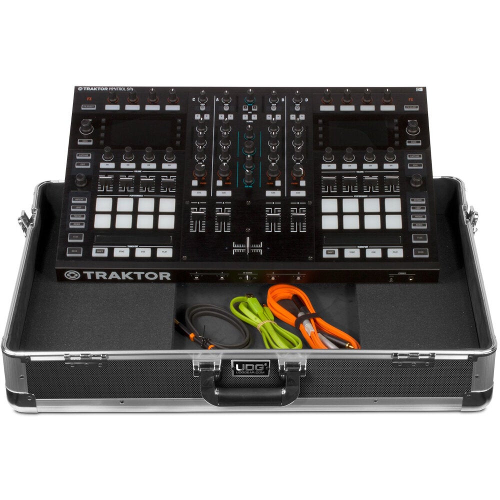 UDG Ultimate Pick Foam Flight Case Multi Format XL Silver koffer voor DJ-controller
