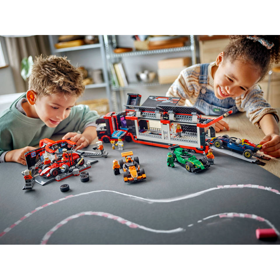 LEGO City F1 coureur met McLaren racewagen 60442