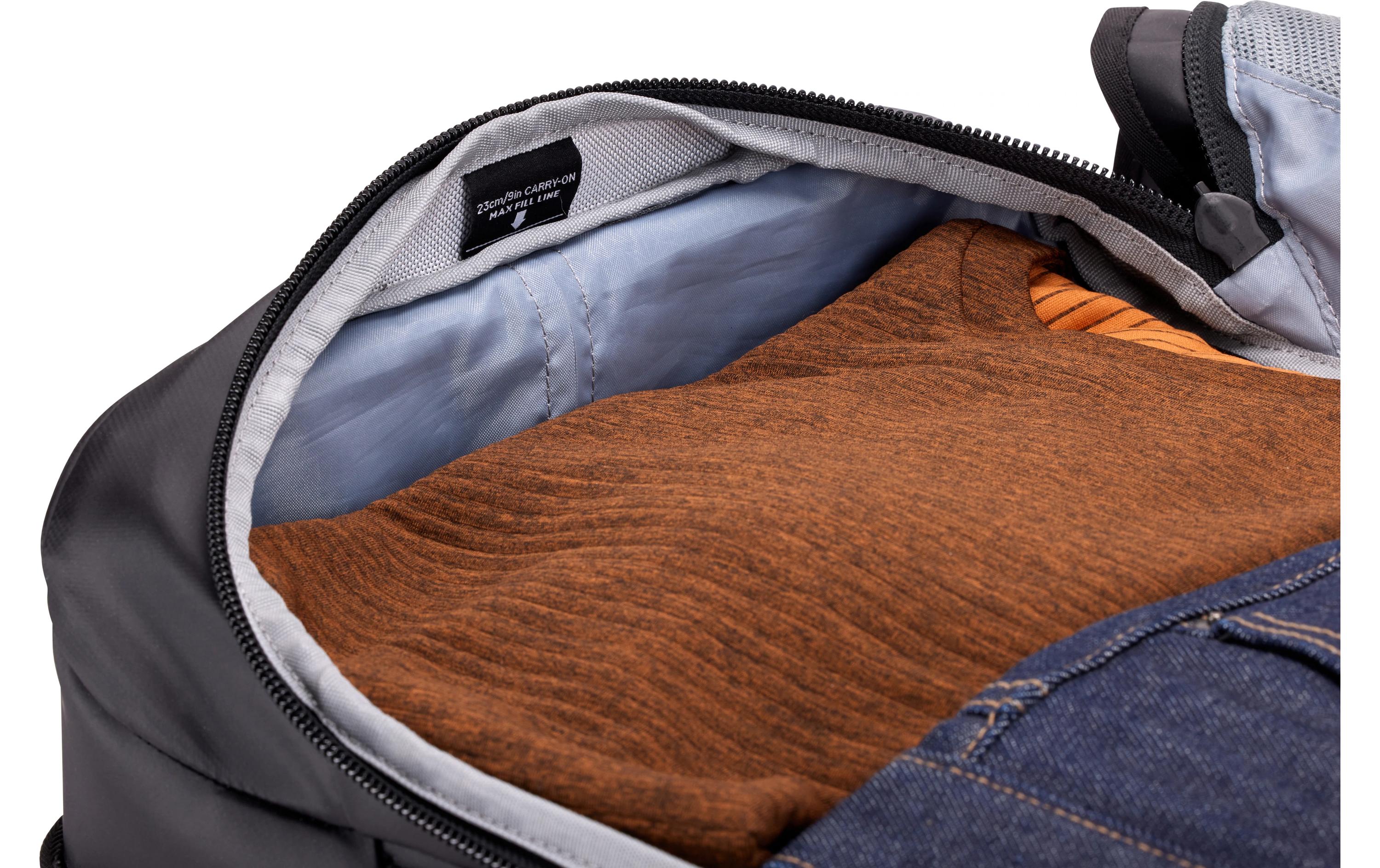 Reisekoffer Chasm 40 l, Black<br>Handgepäck-Reisekoffer mit Rollen