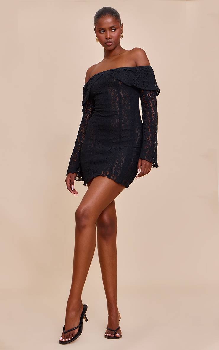 Noir Robe Courte En Dentelle À Épaules Dénudées Et Manches Longues