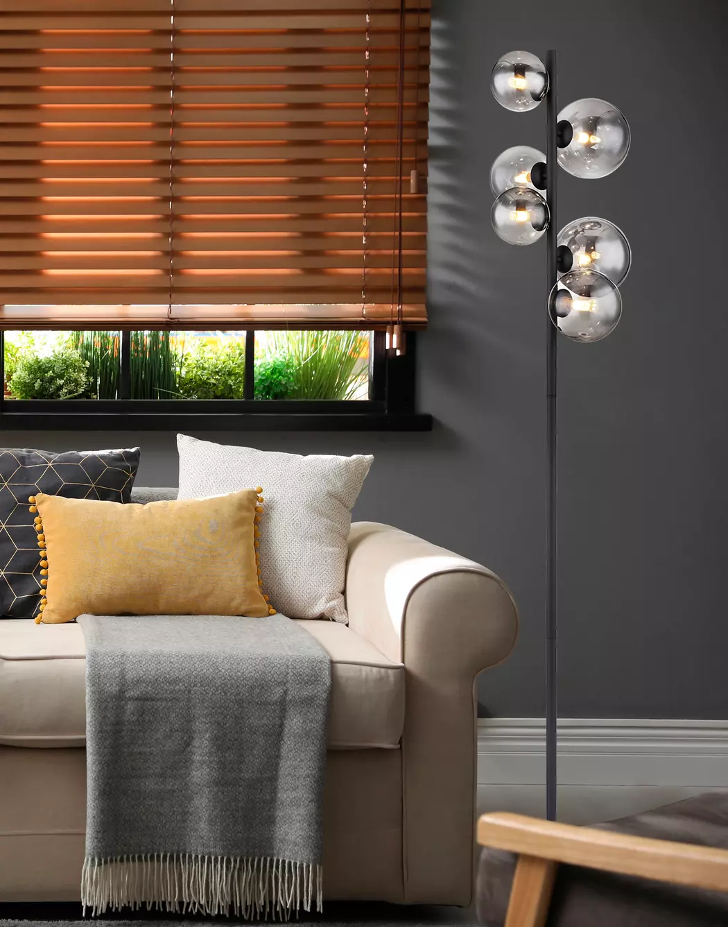 Stehlampe Riha