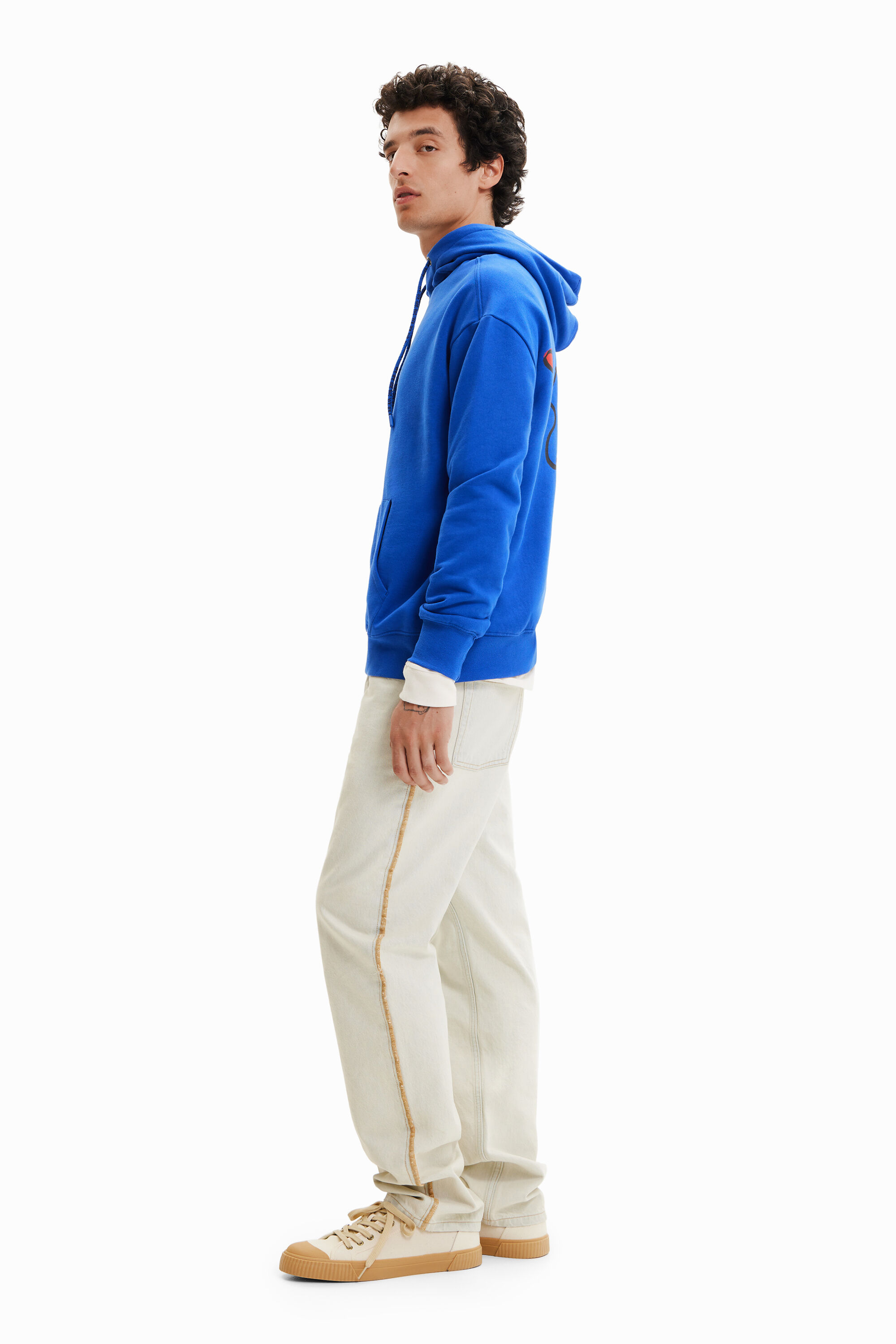 Sweat-shirt capuche message brodé