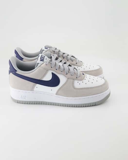 Nike FD9748-001 Sneaker in Grau