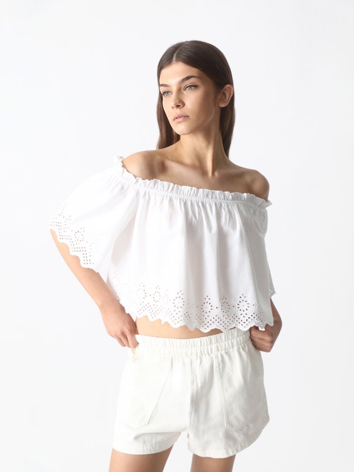 Blusa de manga curta com bordado suíço - Branca