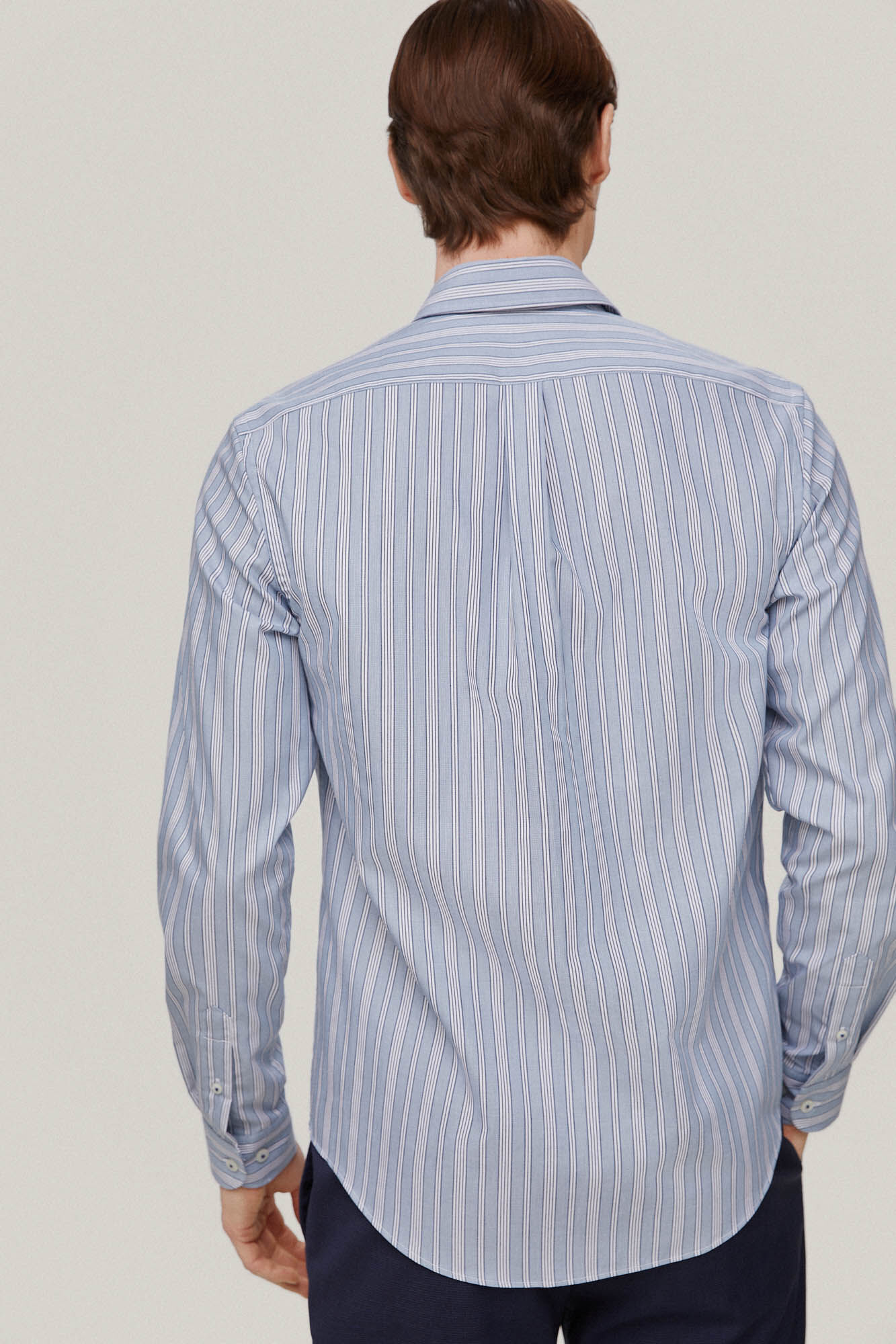 Camisa listrada que não precisa ser passada - Azul