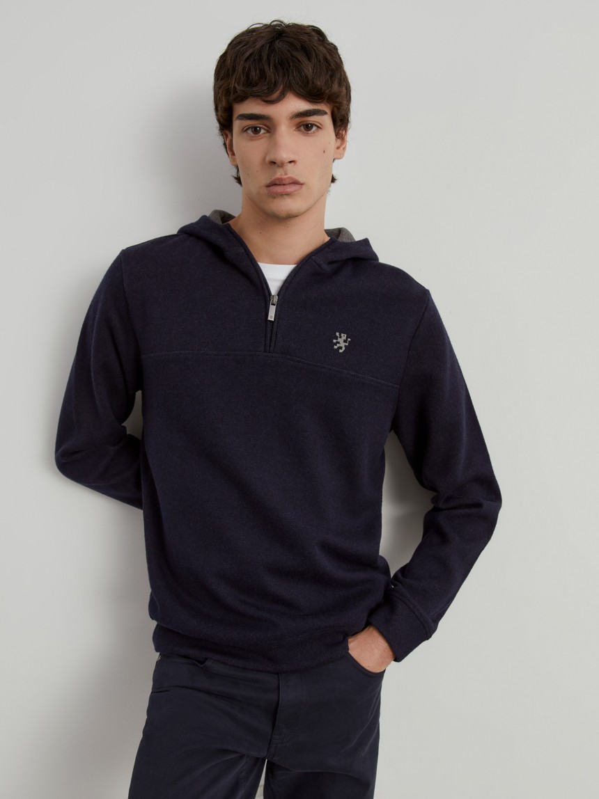 Sweater com capuz
