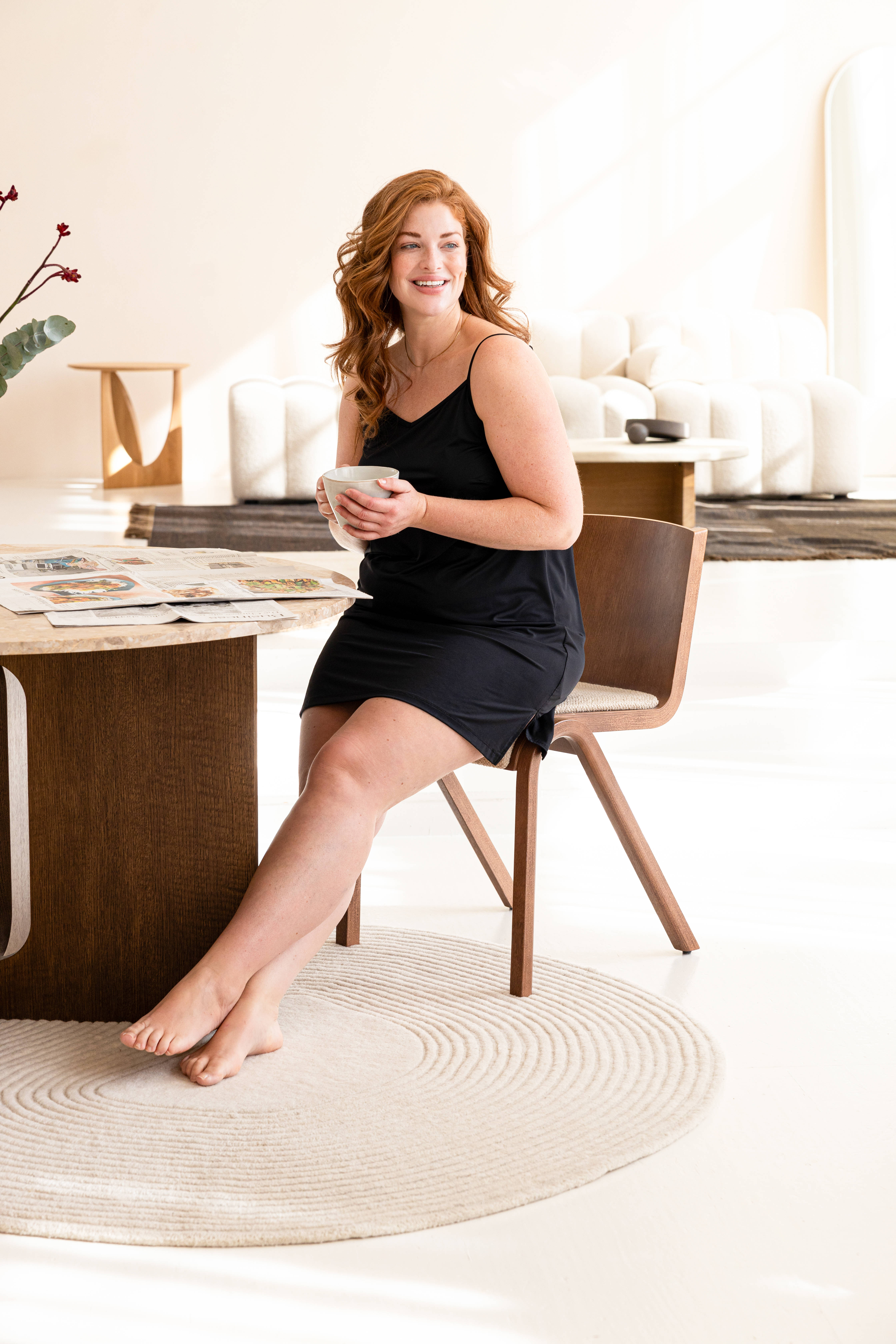 Base Level Curvy onderjurk Yanira met verstelbare bandjes zwart