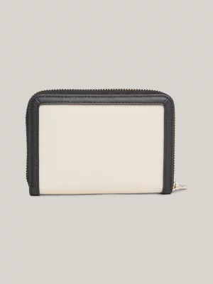 Carteira Essential TH Monogram Média com Fecho de Zíper
