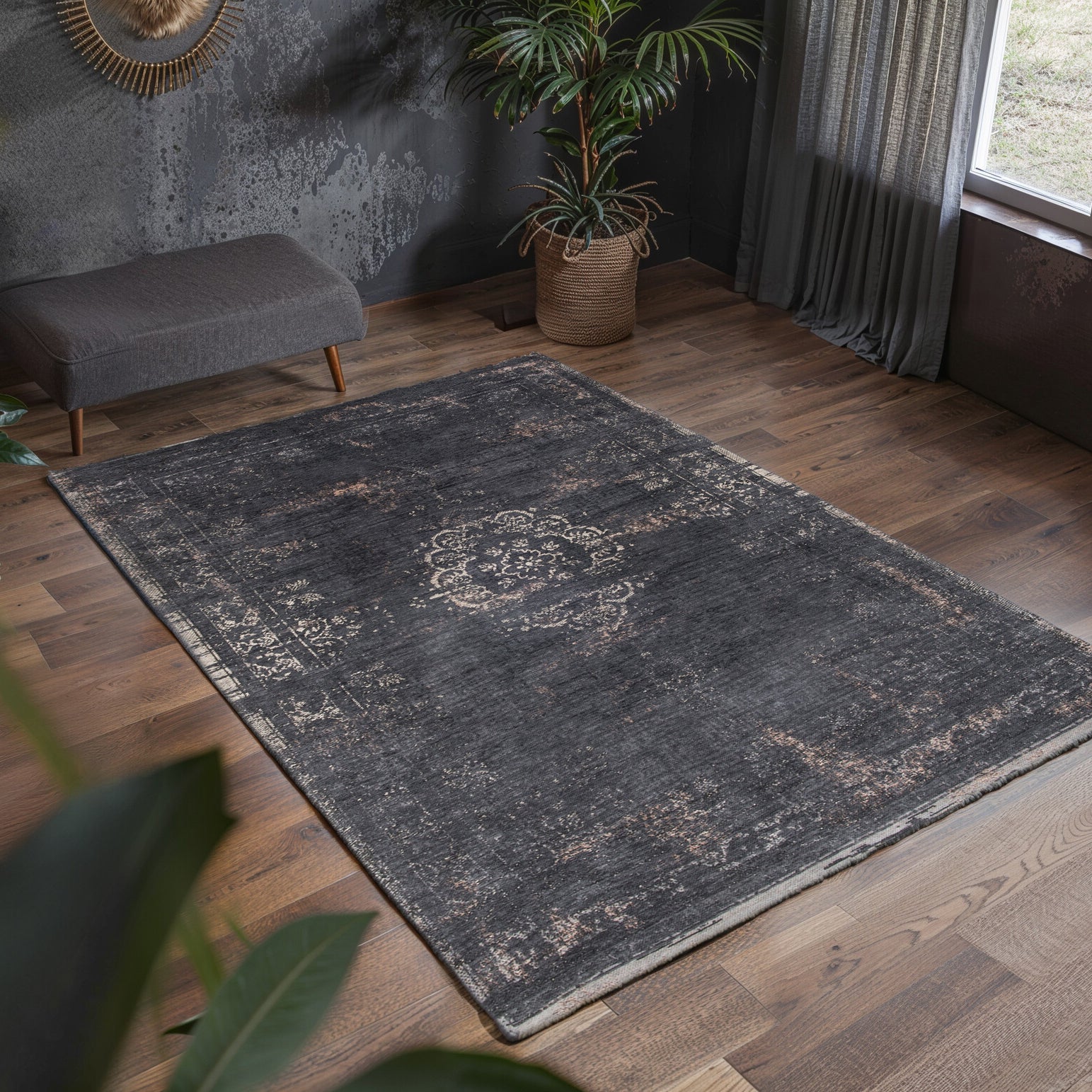 Louis de Poortere Medallion Fading World Vloerkleed 80 x 150 cm - Mineral Black