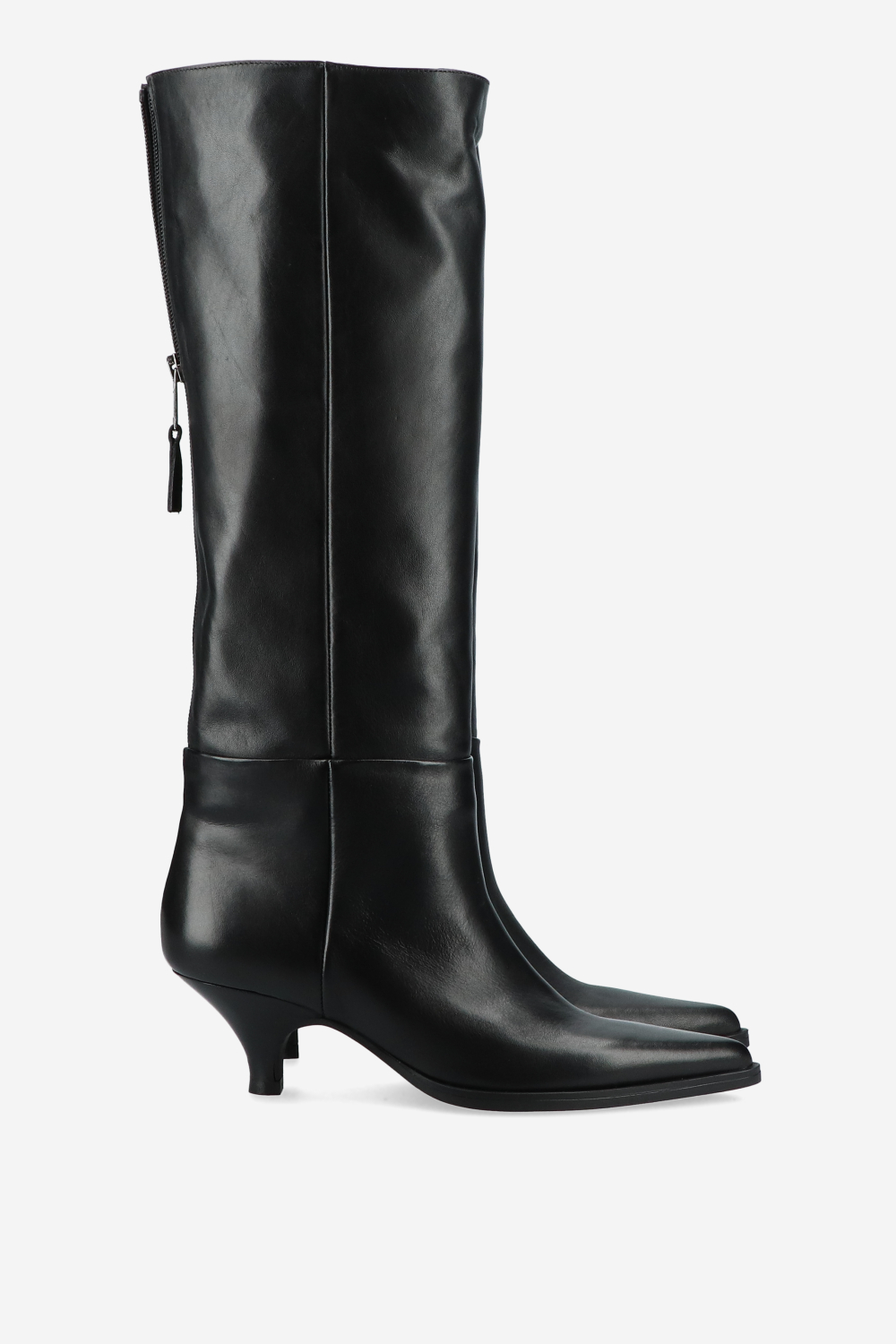 Pointed toe leather boots