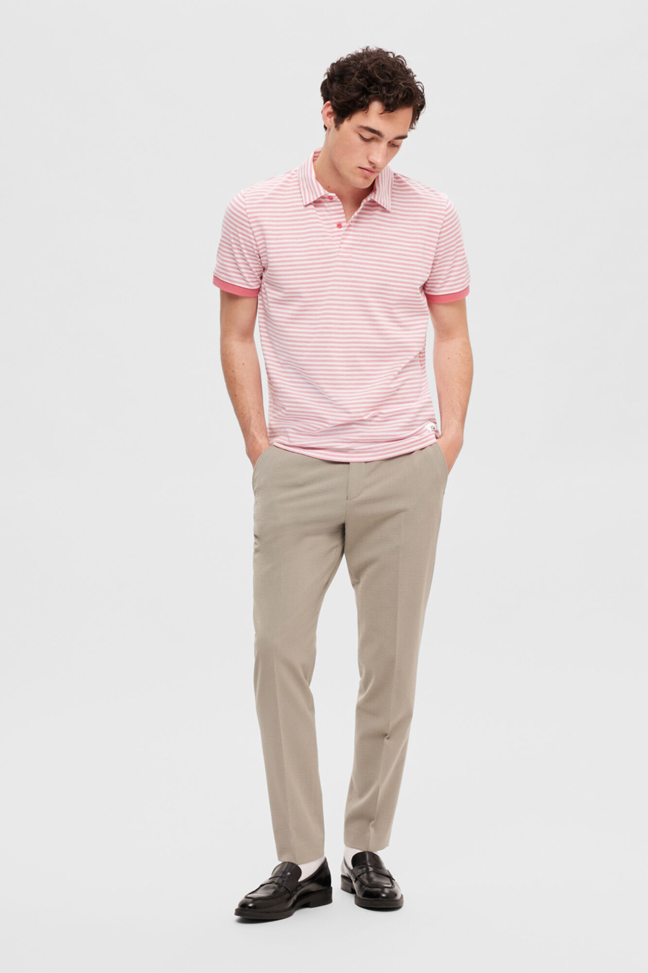 Camisa polo listrada de manga curta em algodão orgânico. - Vermelha