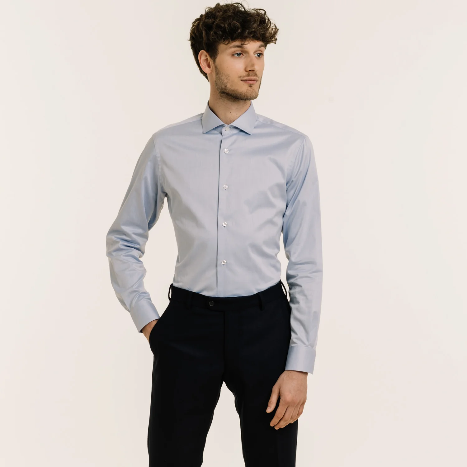 Fitted shirt in blue double-twisted twill