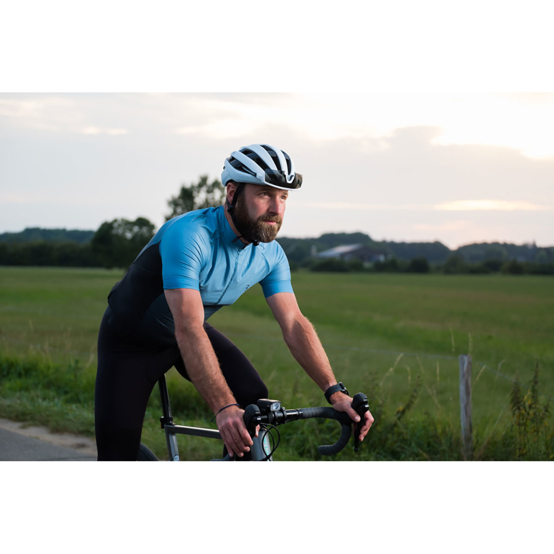BBB Cycling Maestro MIPS BHE-10 Race Fietshelm Mat Wit