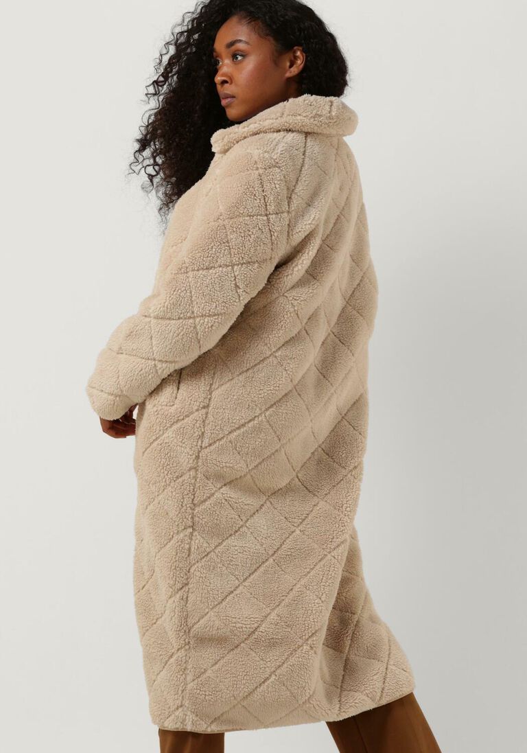 ANOTHER LABEL beige another label teddy jas danae coat