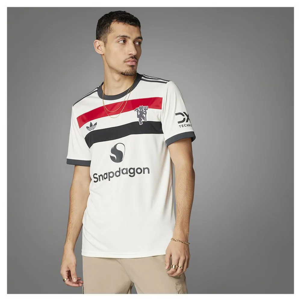 Camiseta de manga curta adidas Manchester United 24/25 com 3 listras