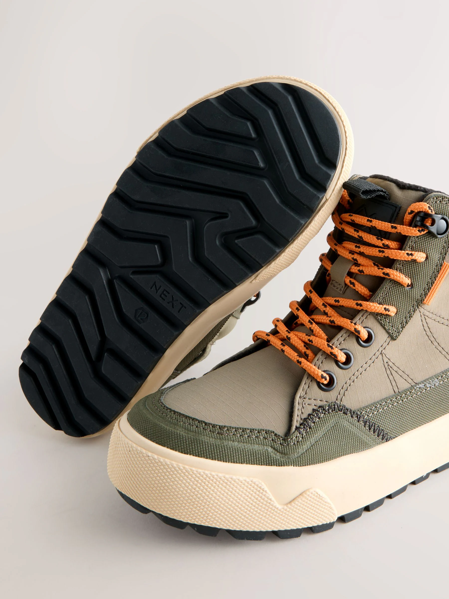 Kakigroen - Warm gevoerde hoge boots