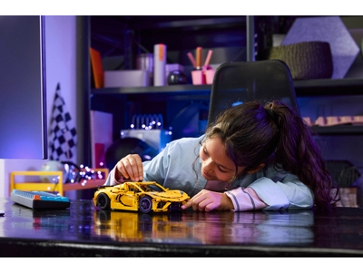LEGO Chevrolet Corvette Stingray (42205)